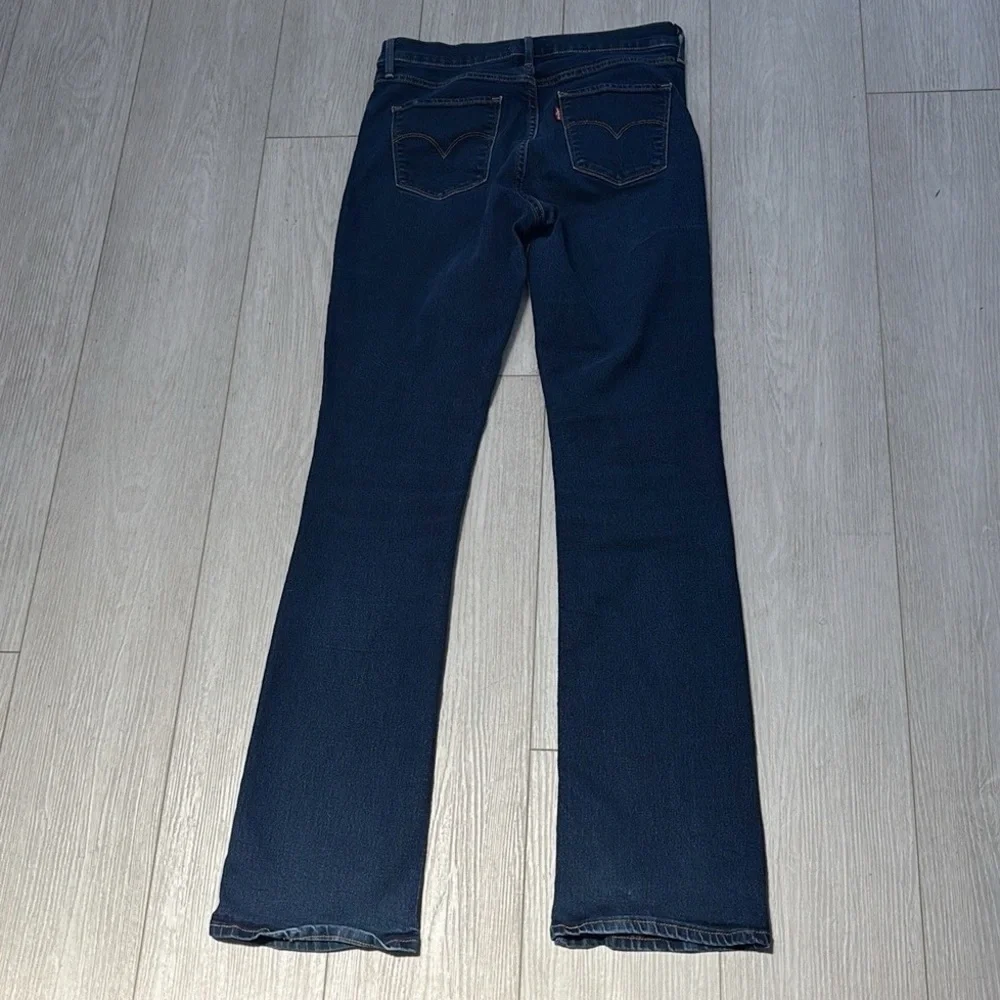 Levi’s 315 Shaping Bootcut in Dark Wash size 28